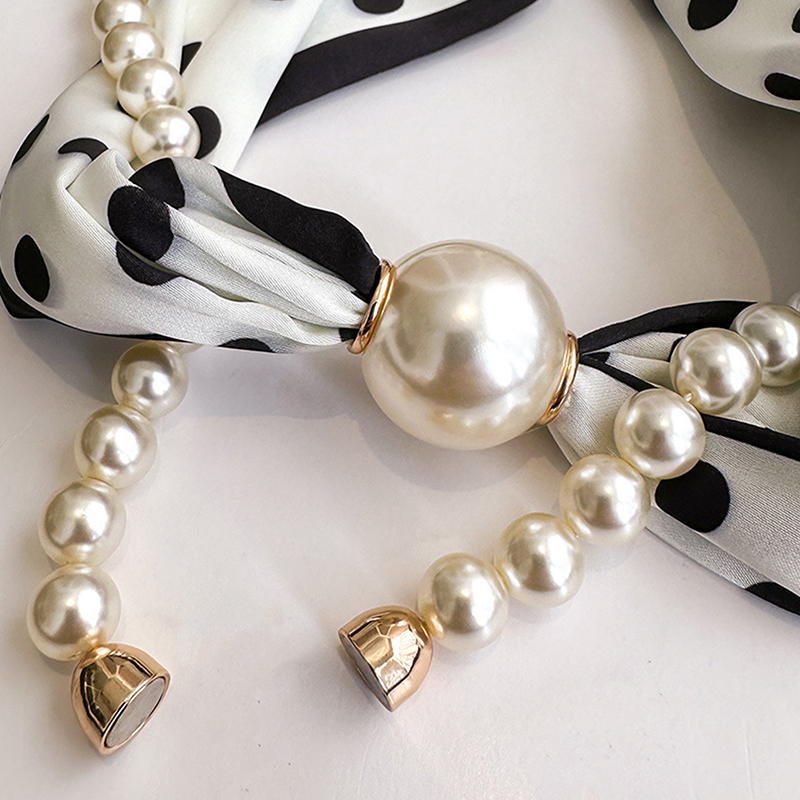 Lenço de Pescoço de Cetim com  - Pearl Trim Chain avaliação e preço